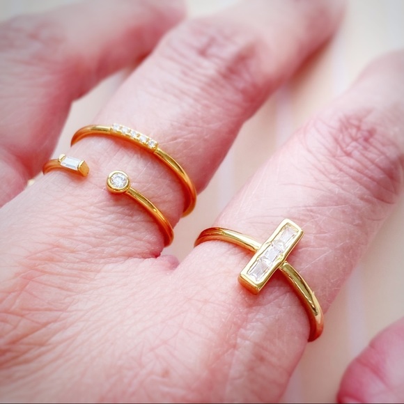 Baguette Crossing Gold Tone Crystal Bezel Ring 6 - Picture 1 of 5